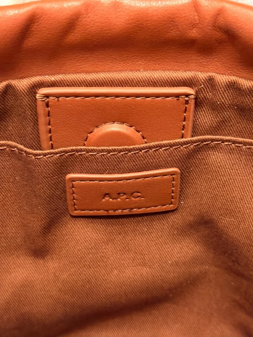NEW A.P.C. Drawstring Magnet Closure Chestnut Leather Crossbody (smoke/pet free) - Picture 8 of 9